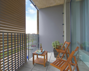  no‑drill privacy screen small urban balcony decor